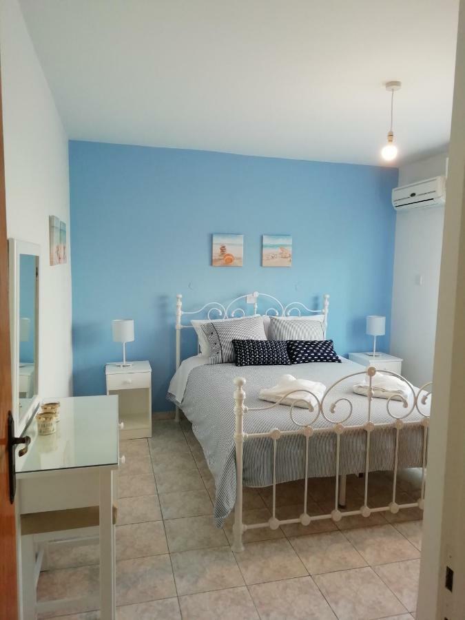 Ocean Blue Apartments Paphos Exterior foto